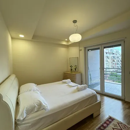 Apartment Diem Near Pazari I Ri