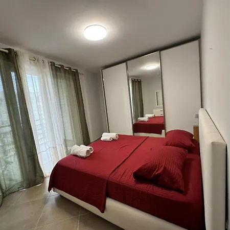 Apartment Diem Near Pazari I Ri