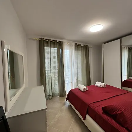 Apartment Diem Near Pazari I Ri