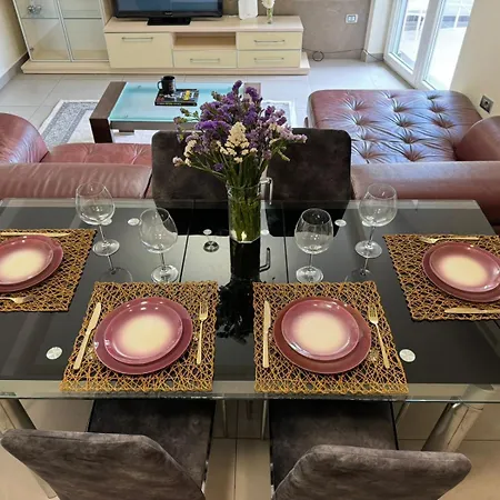 Apartment Diem Near Pazari I Ri Tirana